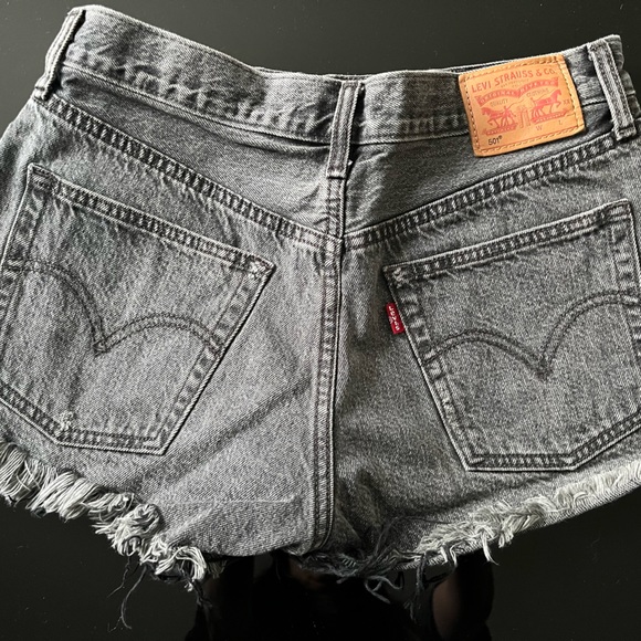 Levi’s 501 black wash denim shorts - Picture 2 of 2